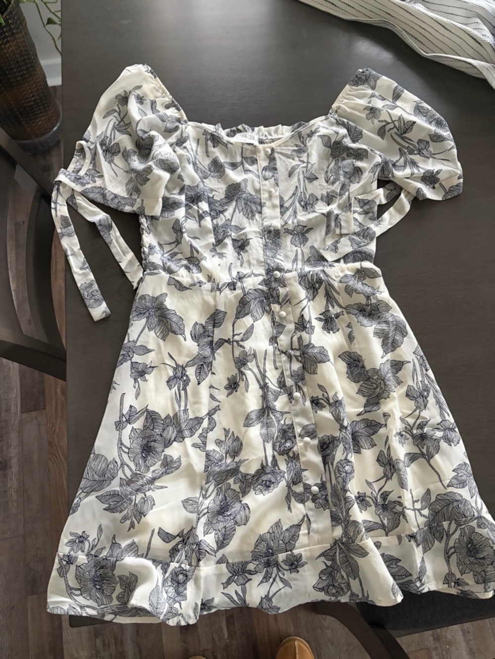 Sienna Sky White Dress with Blue-Gray Floral Print Size Medium *New*